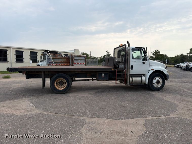 2009 International 4300 Dump Flatbed Truck - photo 4