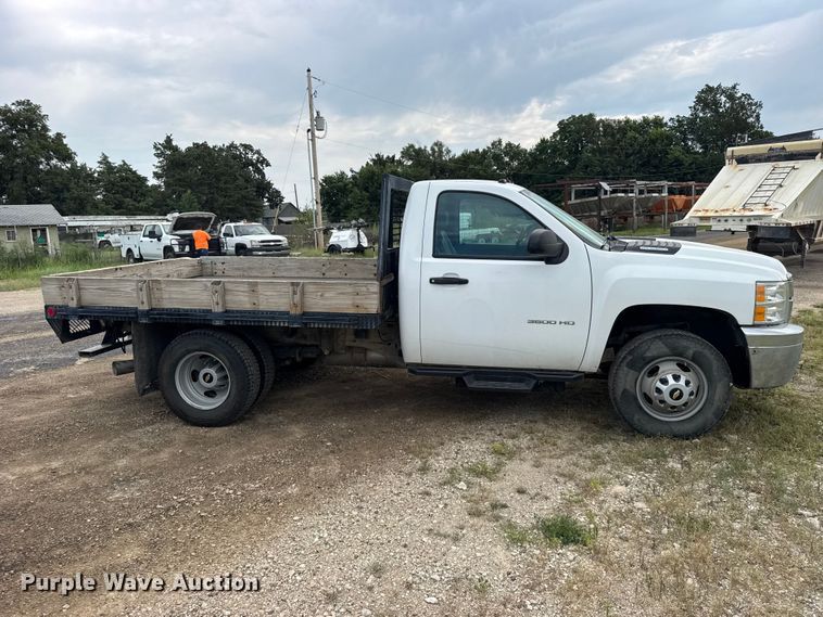 2012 Chevrolet Silverado 3500HD Flatbed Pickup Truck - photo 4