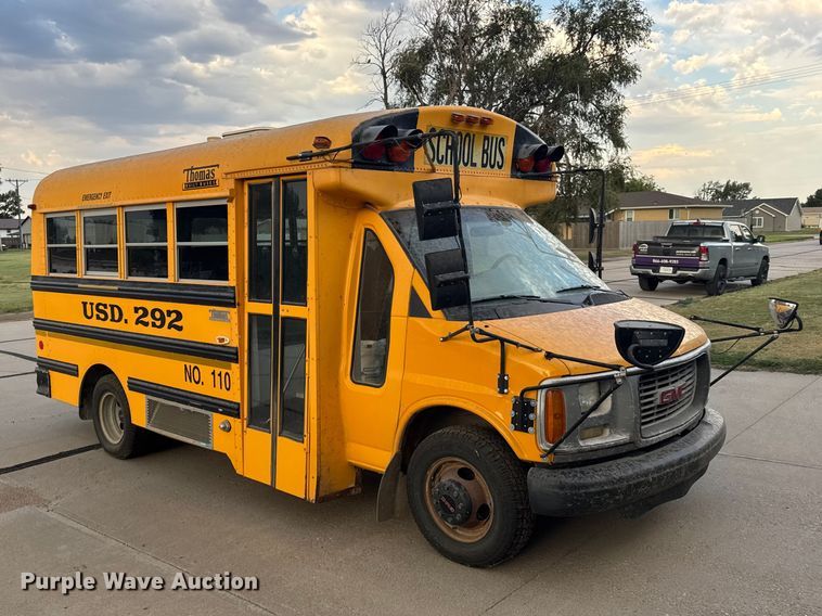 2000 Thomas Savana School Bus - photo 3