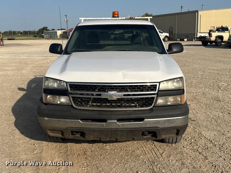 2006 Chevrolet Silverado 1500 Pickup Truck - photo 2