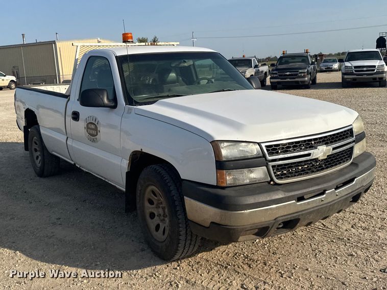 2006 Chevrolet Silverado 1500 Pickup Truck - photo 3