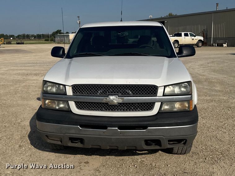 2005 Chevrolet Silverado 1500 Ext. Cab Pickup Truck - photo 2
