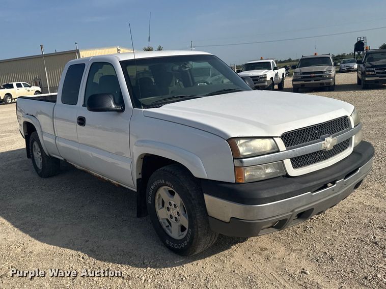 2005 Chevrolet Silverado 1500 Ext. Cab Pickup Truck - photo 3