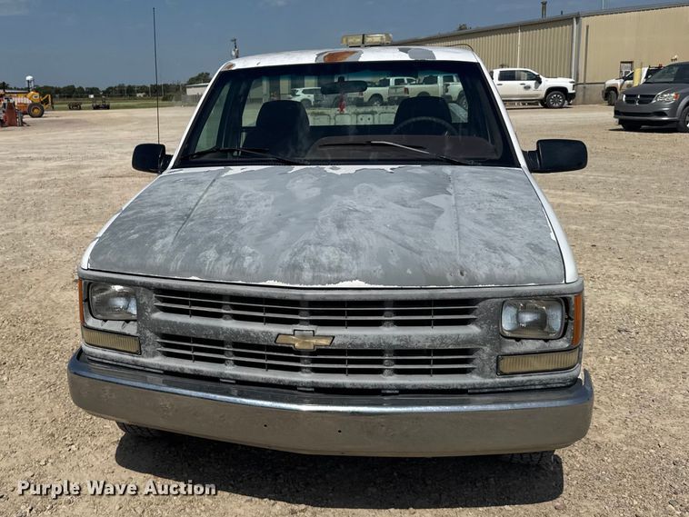 1995 Chevrolet C1500 Pickup Truck - photo 2