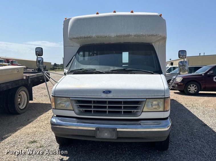 1993 Ford E-350 Shuttle Bus - photo 2