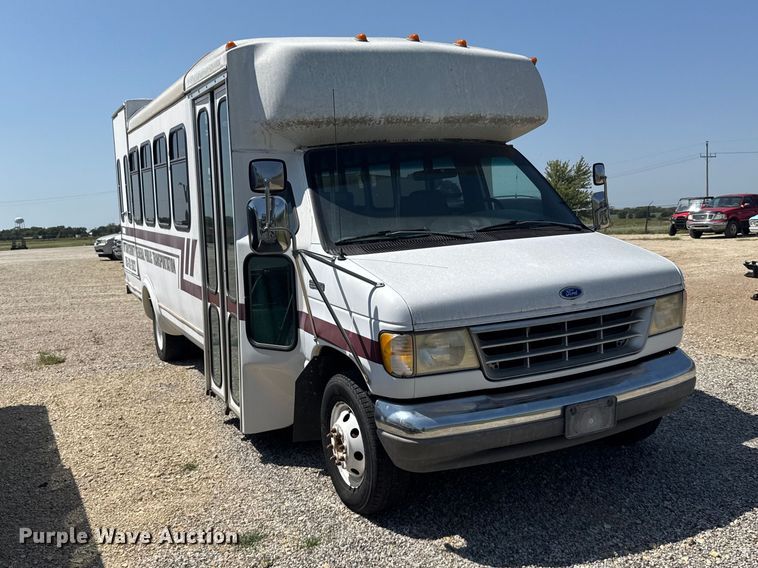 1993 Ford E-350 Shuttle Bus - photo 3