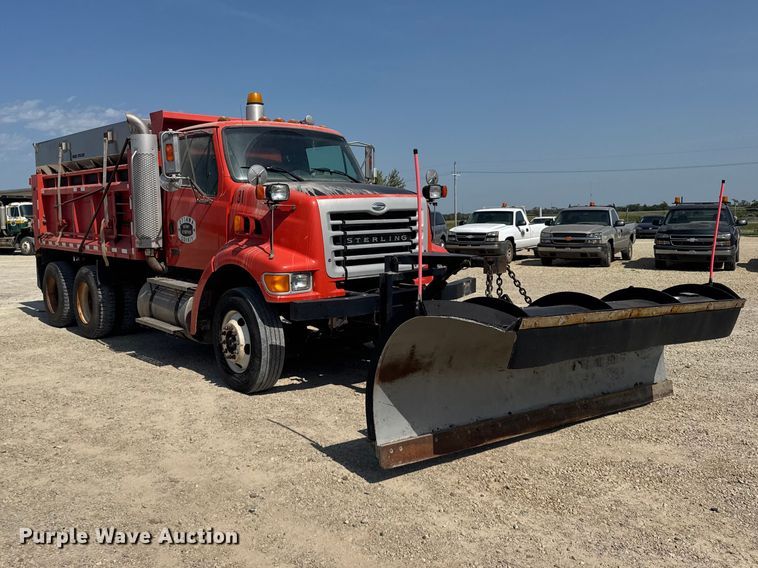 2003 Sterling L7500 Series Dump Truck - photo 3