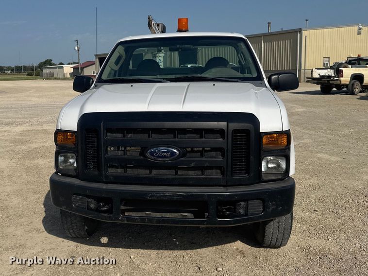2008 Ford F250 Super Duty Pickup Truck - photo 2