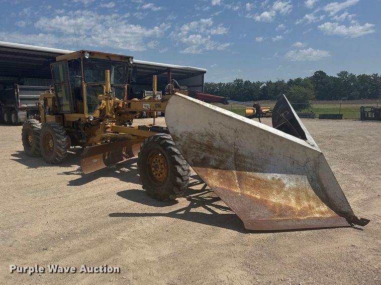 1990 Caterpillar 120G Motor Grader - photo 3