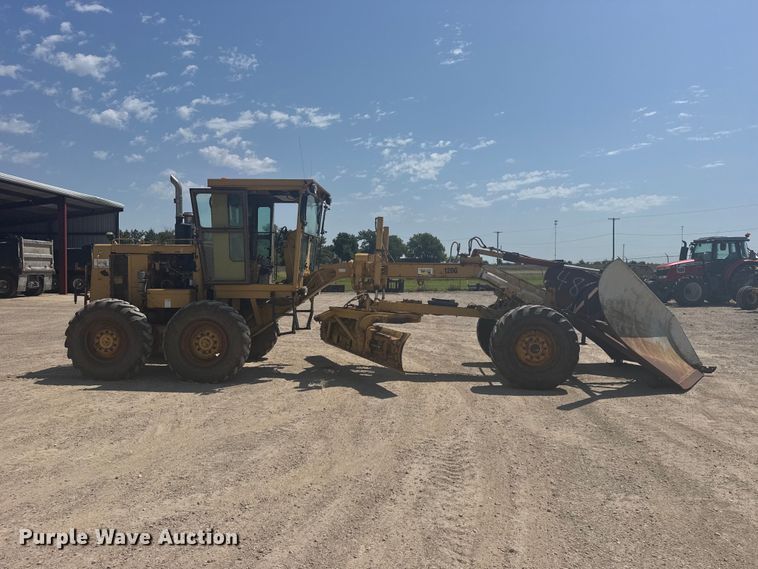 1990 Caterpillar 120G Motor Grader - photo 4