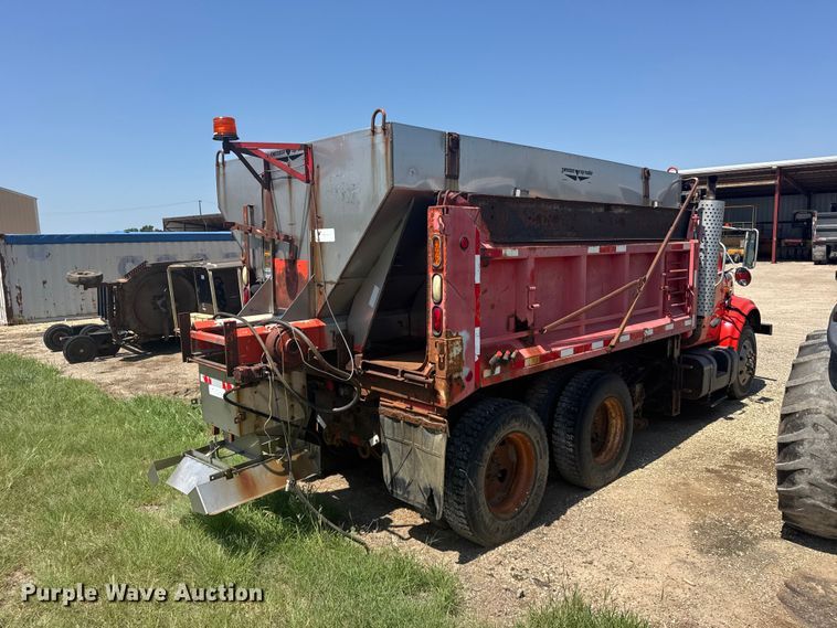 1997 International F4900 Dump Truck - photo 4