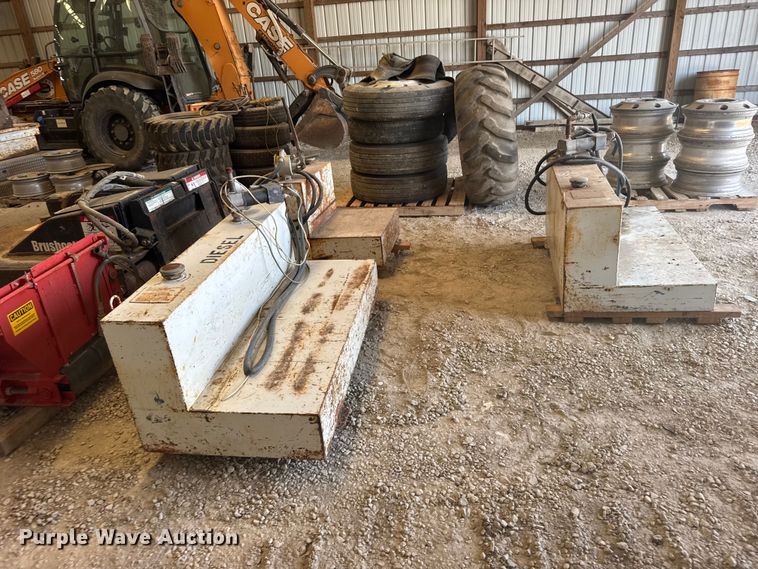 (3) Fuel Tanks - photo 4