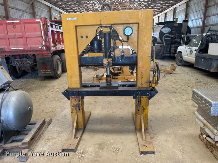 Hydraulic Press - photo 2