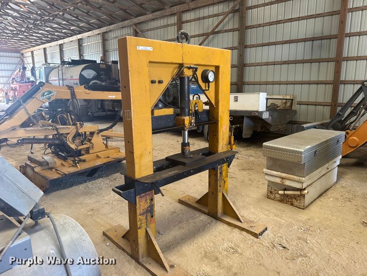 Hydraulic Press - photo 3
