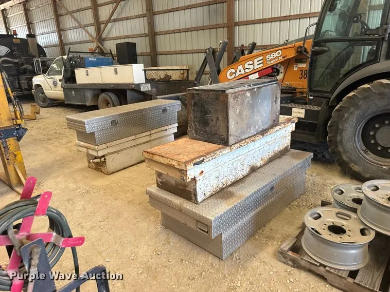(5) Toolboxes