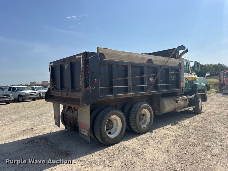 1998 Mack CH613 Dump Truck - photo 5