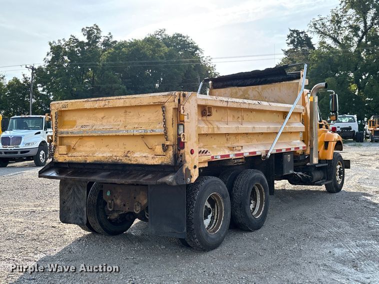 2009 International WorkStar 7500 Dump Truck - photo 5