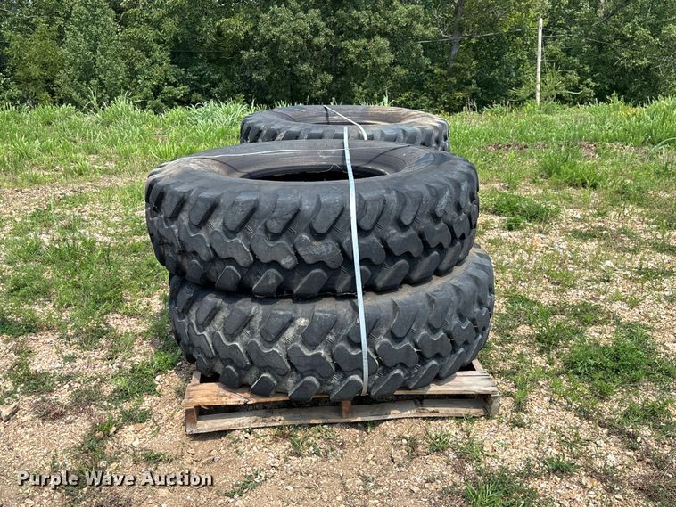 (4) Bridgestone V-Steel Tires - photo 2