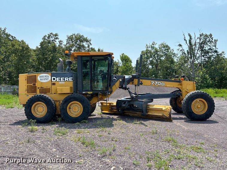 2006 John Deere 770D Motor Grader - photo 4