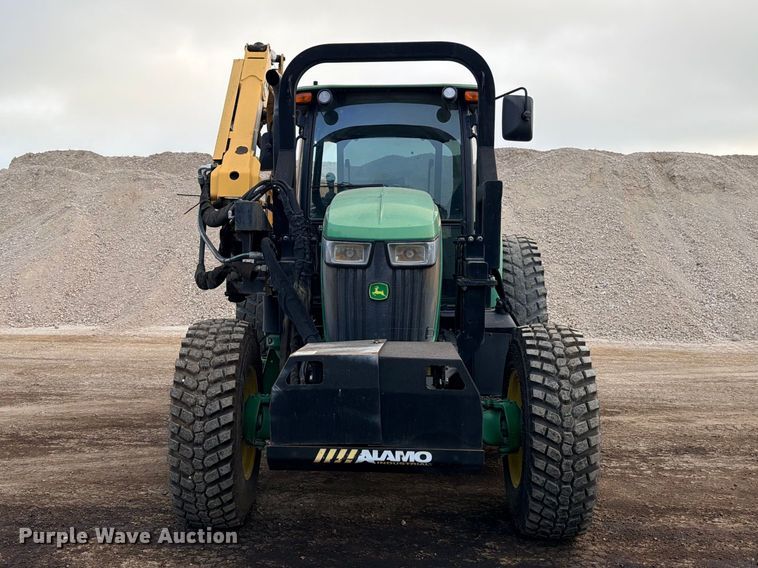 2017 John Deere 6105E MFWD Tractor - photo 2