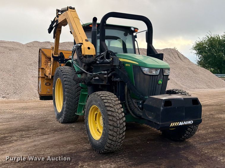 2017 John Deere 6105E MFWD Tractor - photo 3