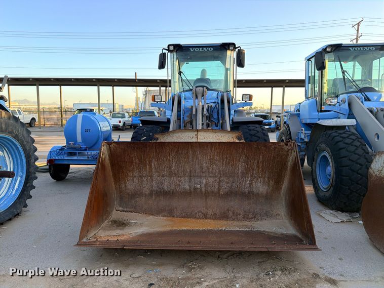 2008 Volvo L70F Wheel Loader - photo 2