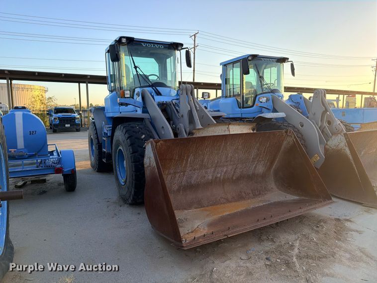 2008 Volvo L70F Wheel Loader - photo 3