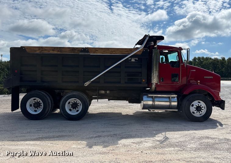 2007 Kenworth T800 Dump Truck - photo 4