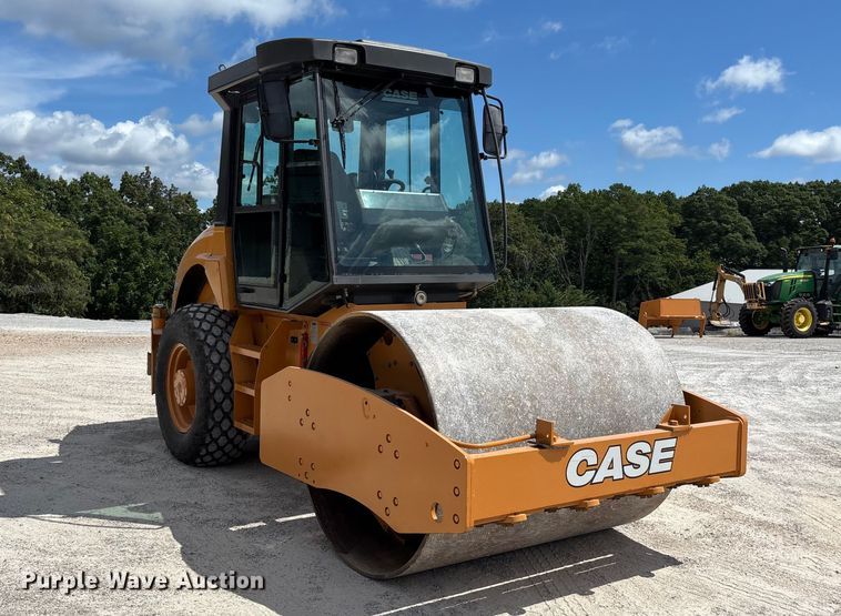 2013 Case SV208 Single Drum Vibratory Roller - photo 3
