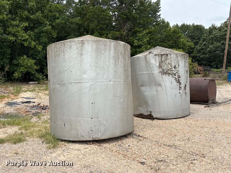 (2) Tanks - photo 3
