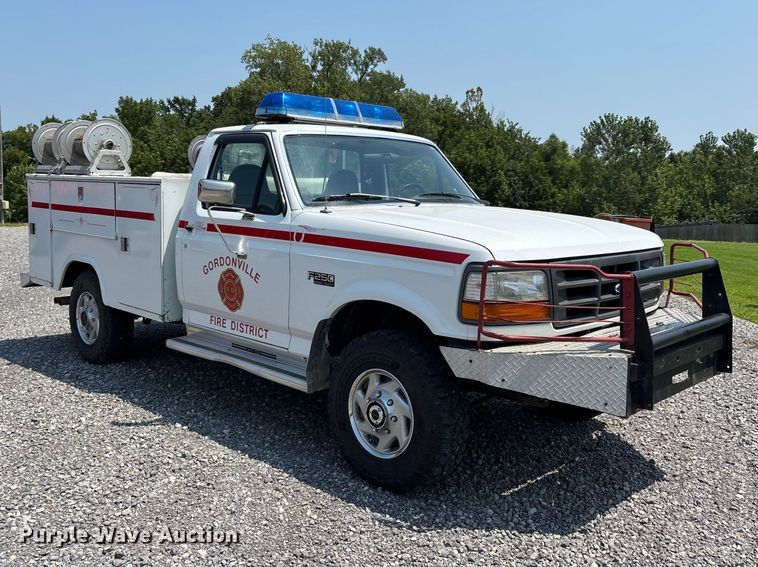 1997 Ford F250 Utility Bed Pickup Truck - photo 3