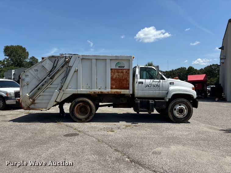1999 GMC C7 Refuse Truck - photo 4