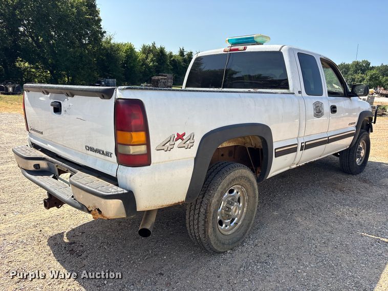 2002 Chevrolet Silverado 2500HD Ext. Cab Pickup Truck - photo 5