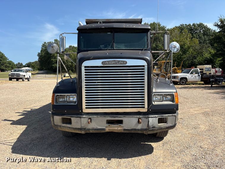 1996 Freightliner FDL112 Dump Truck - photo 2