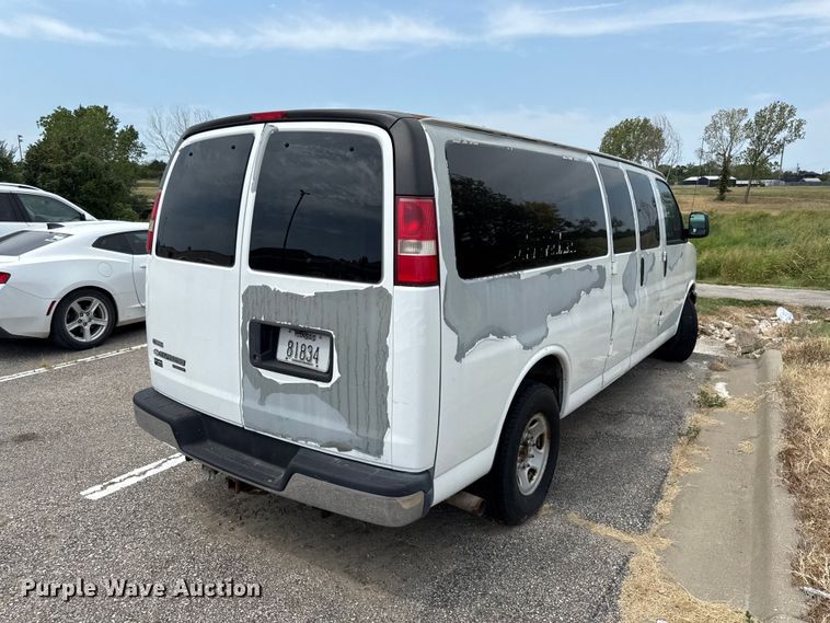 2012 Chevrolet Express 3500 Van - photo 5