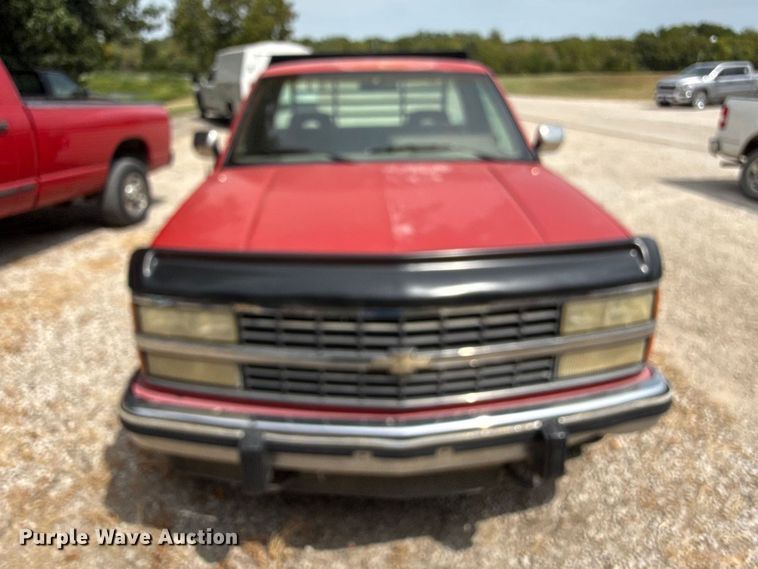 1993 Chevrolet C1500 Flatbed Pickup Truck - photo 2