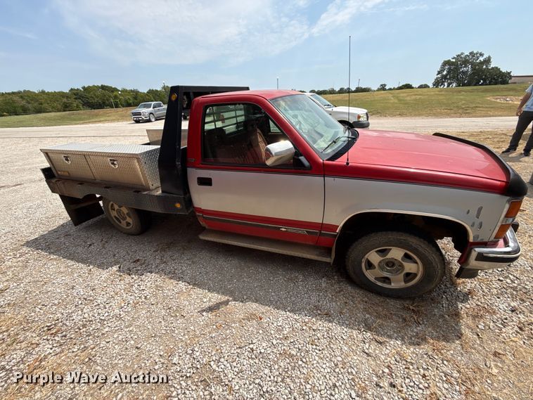 1993 Chevrolet C1500 Flatbed Pickup Truck - photo 4