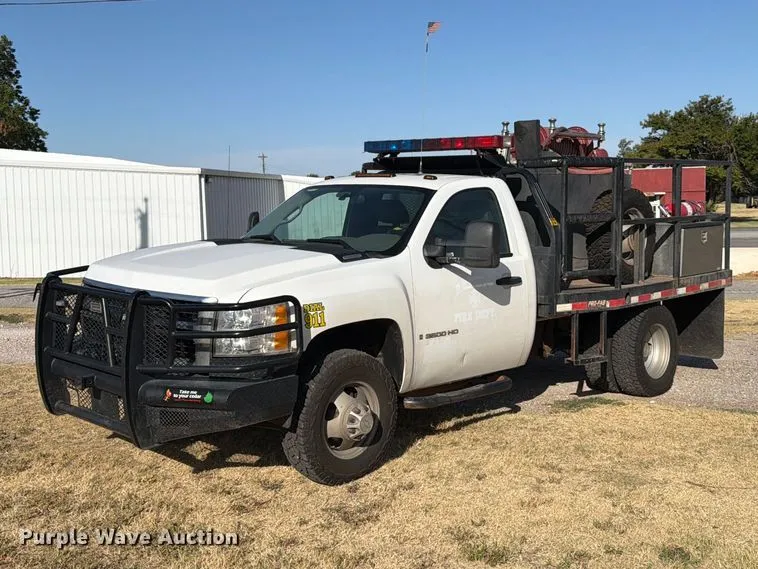 2008 Chevrolet Silverado 3500HD Flatbed Pickup Truck