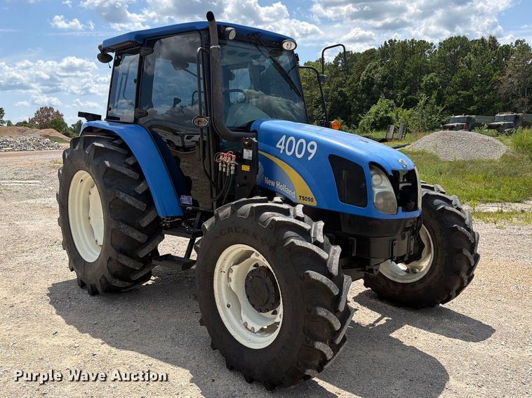 2012 New Holland T5050 MFWD Tractor - photo 3
