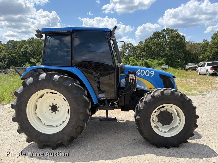 2012 New Holland T5050 MFWD Tractor - photo 4