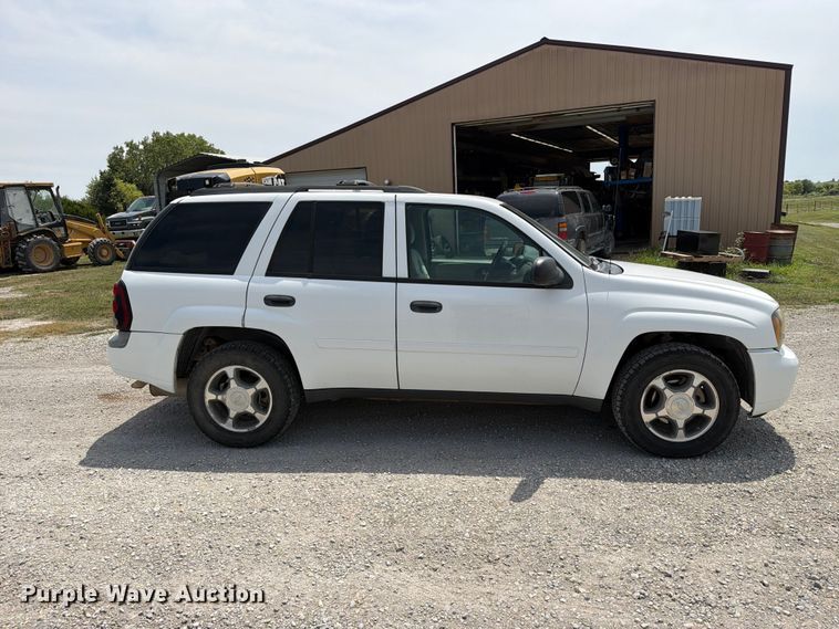 2008 Chevrolet Trailblazer SUV - photo 4