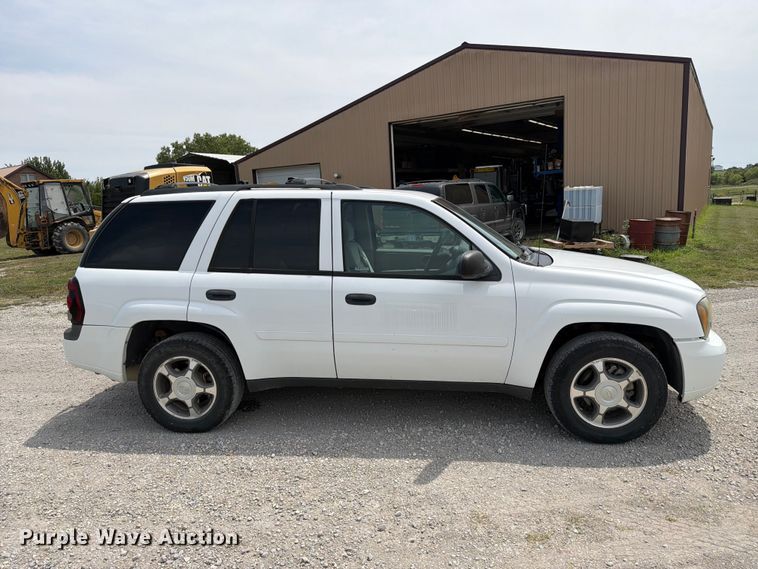 2008 Chevrolet Trailblazer SUV - photo 4