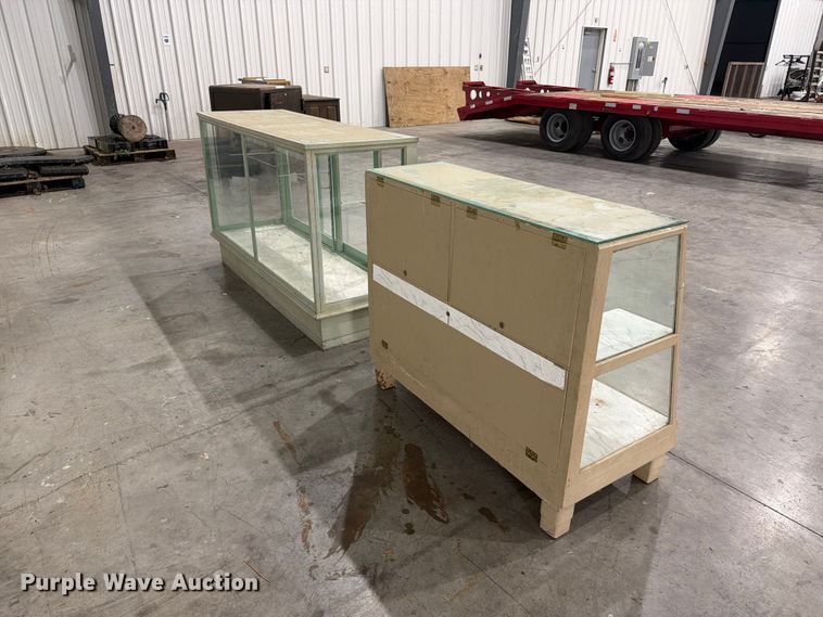 (2) Display Cases - photo 5