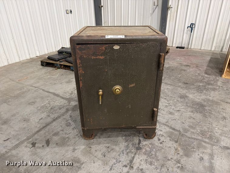 Safe - photo 2