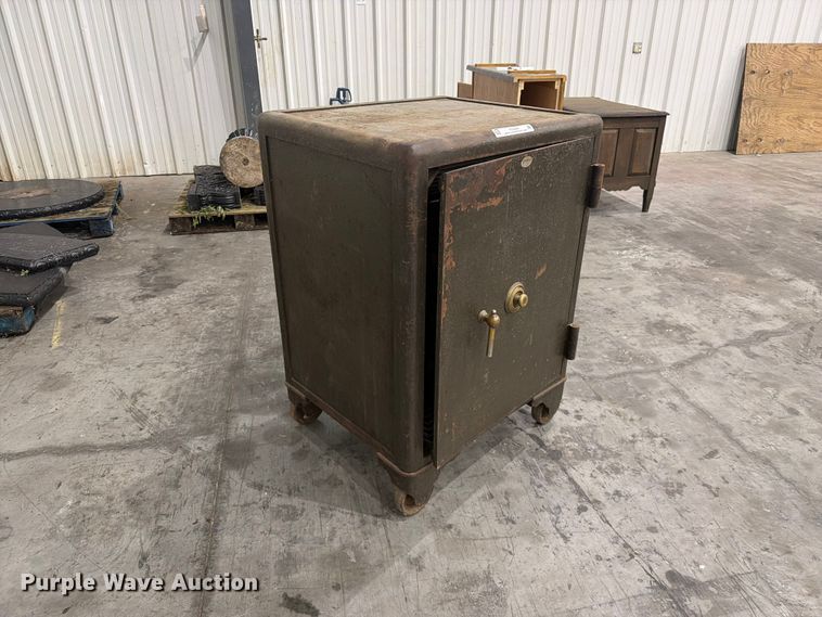 Safe - photo 3