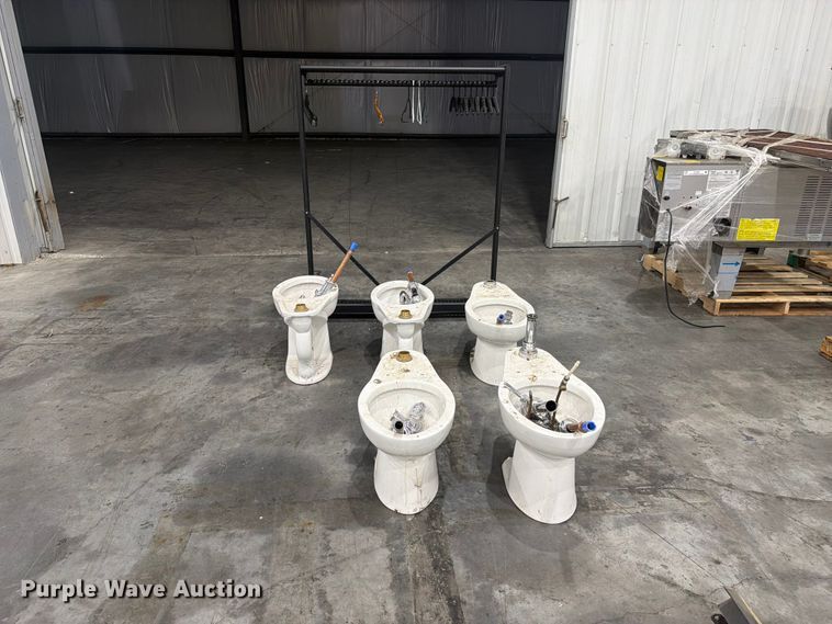 (5) American Standard Industrial Toilets - photo 2