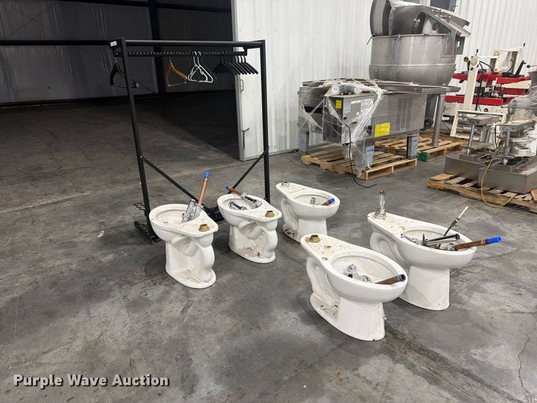(5) American Standard Industrial Toilets - photo 3