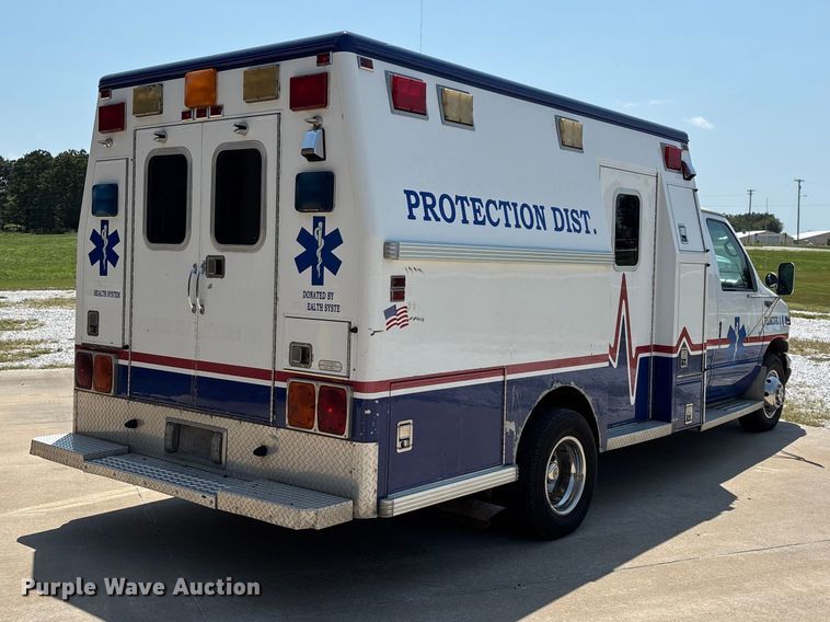 2002 Ford E450 Super Duty Ambulance - photo 5