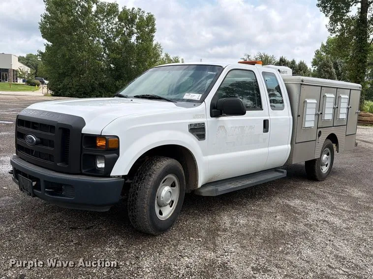 2009 Ford F250 Super Duty XL Ext. Cab Animal Control Pickup Truck