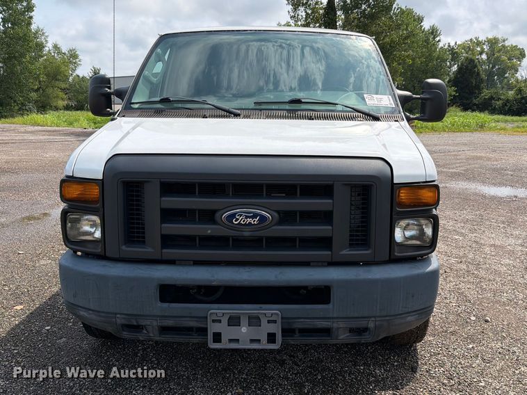 2014 Ford E-250 Super Duty Utility Van - photo 2